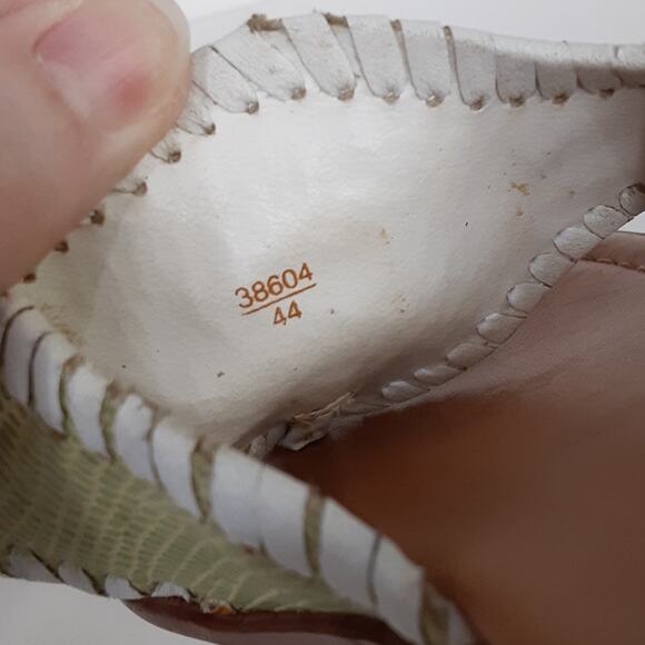 Montego Bay Club Block Heel Sandals Leather Medallion Thong Heels Lime Green 6 - Picture 7 of 10